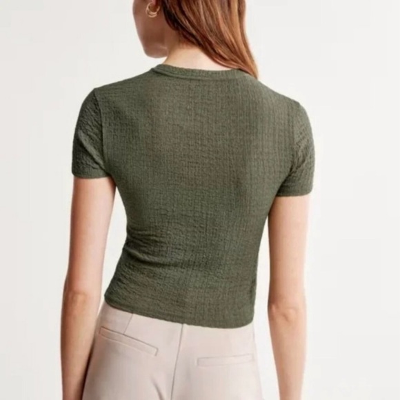 Abercrombie & Fitch Essential Tee in Olive Green - Picture 3 of 4